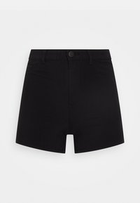 Pantalones cortos de mezclilla negra con un ajuste ceñido, diseño de cinco bolsillos, cierre con botón metálico y detalles cosidos. El material tiene una textura suave.