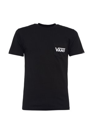 T-shirt noir à manches courtes avec une poche sur la poitrine comportant un logo Vans blanc, présenté sur un fond blanc uni.