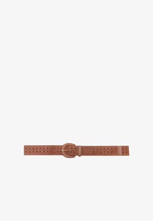 Ceinture en cuir tressé marron avec boucle ronde enveloppée et boucle simple, posée à plat sur fond blanc.