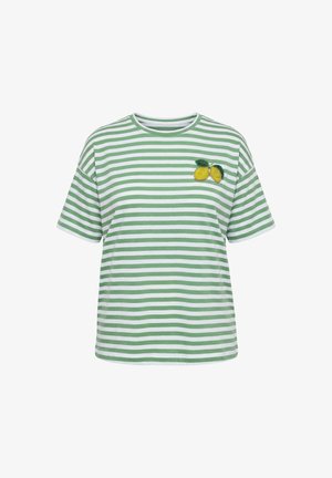 Groen-wit horizontaal gestreept shirt met korte mouwen, geborduurde gele citroenen en groene bladeren op de linkerbovenborst.