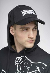 Lonsdale WIGSTON - Cap - black