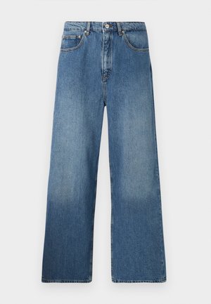 Jeans din denim albastru cu picioare largi, având un design clasic cu cinci buzunare, închidere frontală cu nasture și o ușoară decolorare pentru textură.