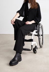 Anna Field Tygbyxor - black