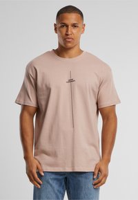 Merchcode THINK DIFFERENT HEAVY - Camiseta estampada - duskrose