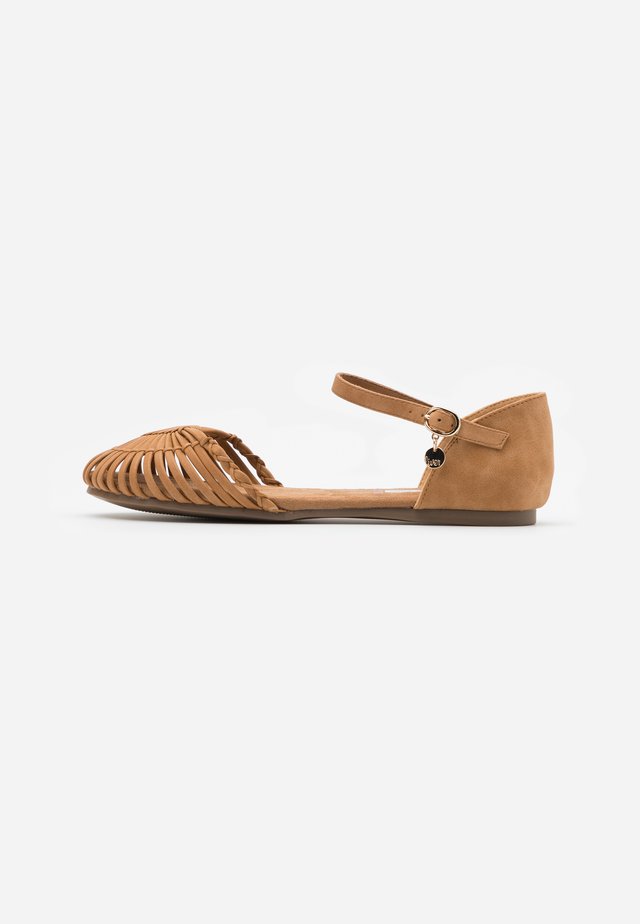 Ankle strap ballet pumps - nut