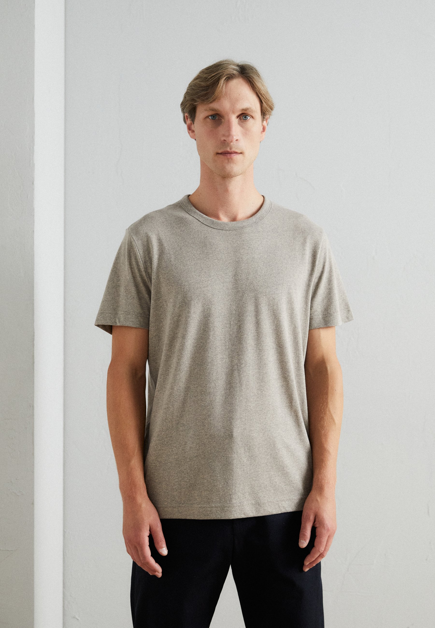 T-shirt Esprit Noir Taille L 100% Coton - Manches Longues, Imprimé Ethnique, Occasion Très Bon état
