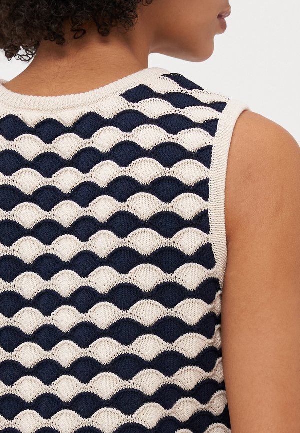 VMCARRY O NECK - Jumper2