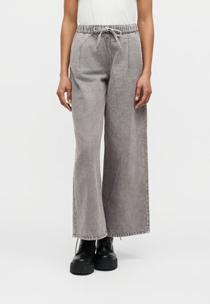 VMVALERIA PULL UP - Széles szárú - medium grey denim