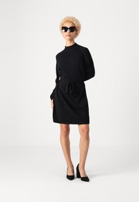 ONLY Petite ONLLEVA BELT DRESS - Φόρεμα-πουλόβερ - black
