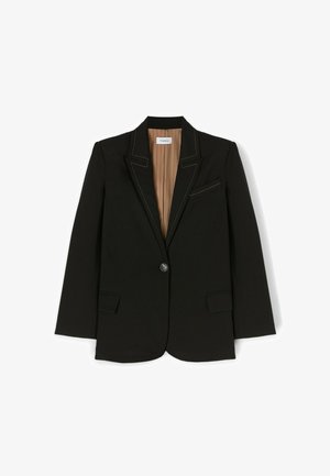 Černý blejzr s jediným knoflíkem, klopami a dvěma předními kapsami. Disponuje kontrastním stehem a béžově podšívaným interiérem.