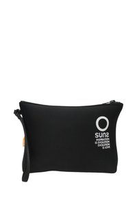 Borsetta nera in neoprene con chiusura a zip, con testo e logo stampati in bianco. Include una tracolla per un facile trasporto.