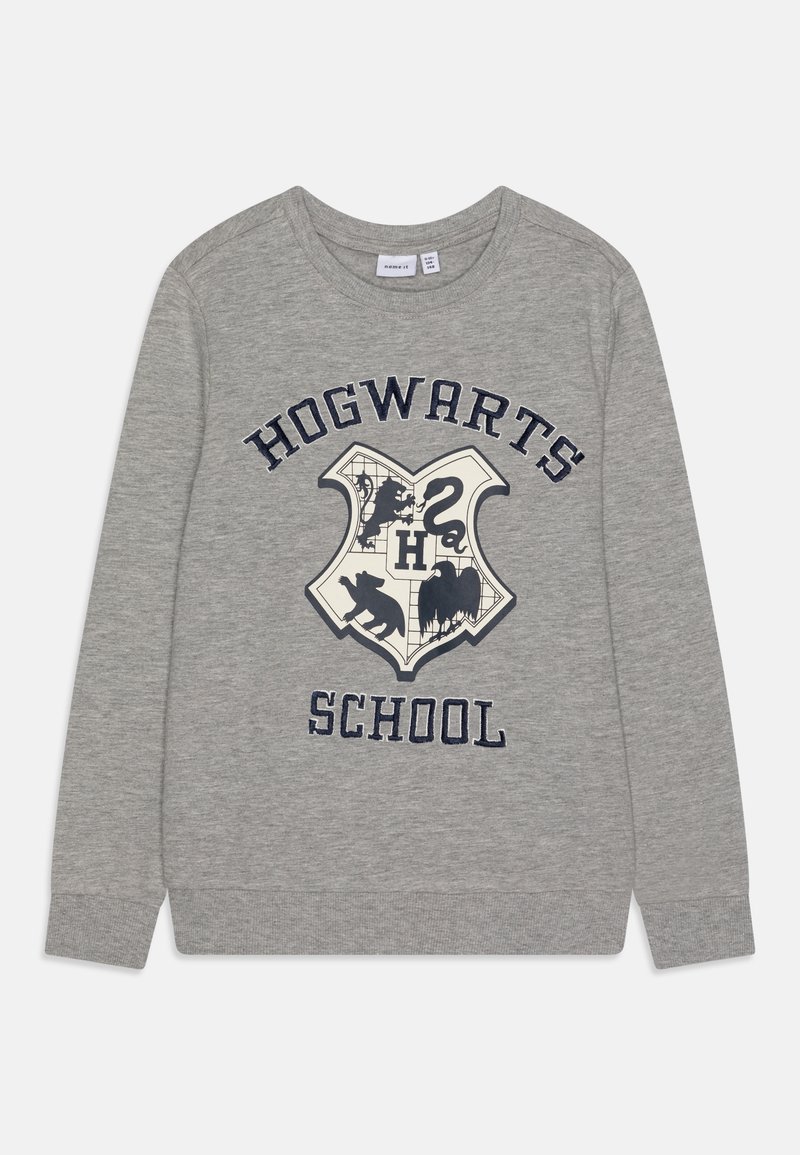 Sweat-shirt gris à manches longues avec l'inscription "Hogwarts School" et le blason de Poudlard présentant les symboles du lion, du serpent, du blaireau et du corbeau sur le devant.