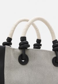 KARL LAGERFELD Shoppingväska - off-white