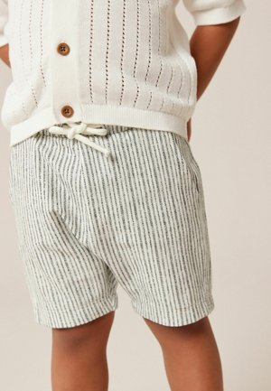 Next Shortsit - black white