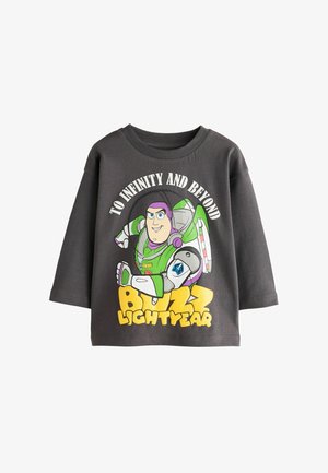 Mørkegrå langærmet skjorte med en farverig Buzz Lightyear grafik og teksten "To Infinity and Beyond" ovenover.