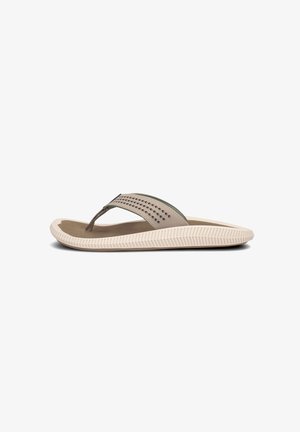 Bruine en beige flip-flops met een getextureerde rubberen zool, voorzien van een zachte, gevoerde tussenband en geperforeerde accenten voor ventilatie.