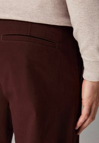 Next STRETCH - Hlače - dark burgundy