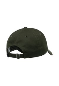 Dunkelgrüner Baumwoll-Baseballcap mit verstellbarem Riemen, runder Krone, Belüftungsöffnungen und gebogenem Schirm.