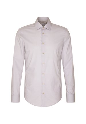 Camicia bianca a maniche lunghe con piccolo motivo geometrico blu, colletto classico e bottoni dorati lungo la parte anteriore. Tessuto dalla texture liscia.