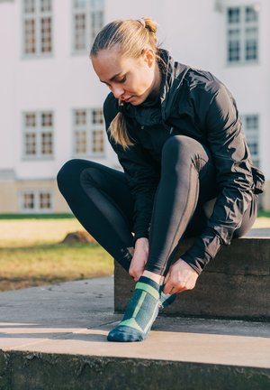 LONG DISTANCE RUNNING LOW-CUT 5 PACK - Socquettes - MC (Black/Grey, Blue/Yellow, Grey/Black, White, Blue)