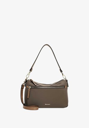 Sac à main synthétique marron au design courbé, avec une poche zippée, une sangle réglable et un logo doré subtil.