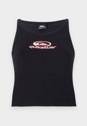 Top corto senza maniche nero realizzato in morbido tessuto, con un logo Quiksilver rosa centrato sul petto. Design semplice con scollo rotondo.