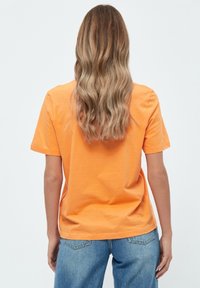 Minus MICATHY TEE - Základné tričko - orange peel