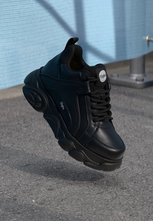 Matalavartiset tennarit - black