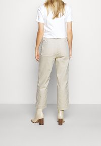 someday. Tygbyxor - off-white