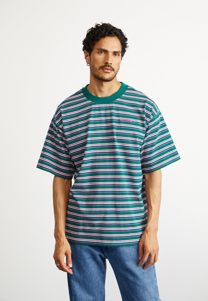 adidas Originals 80S LOOSE STRIPED - T-shirts med print - collegiate green