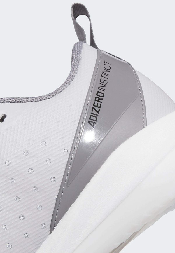 INSTINCT CLEATS - Moulded stud football boots3