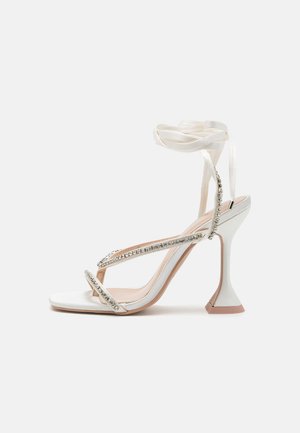 RAID SENOBIA - Sandales à talons hauts - white