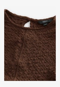 Vald, chocolate brown