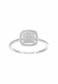 Anello in argento con un design a halo quadrato impreziosito da diamanti piccoli, con una banda liscia e ulteriori diamanti lungo la shank.