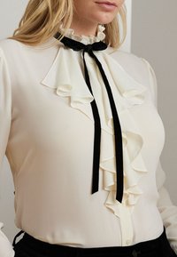 Lauren Ralph Lauren Woman RUFFLE TRIM GEORGETTE BLOUSE - Gombos blúz - mascarpone cream/black