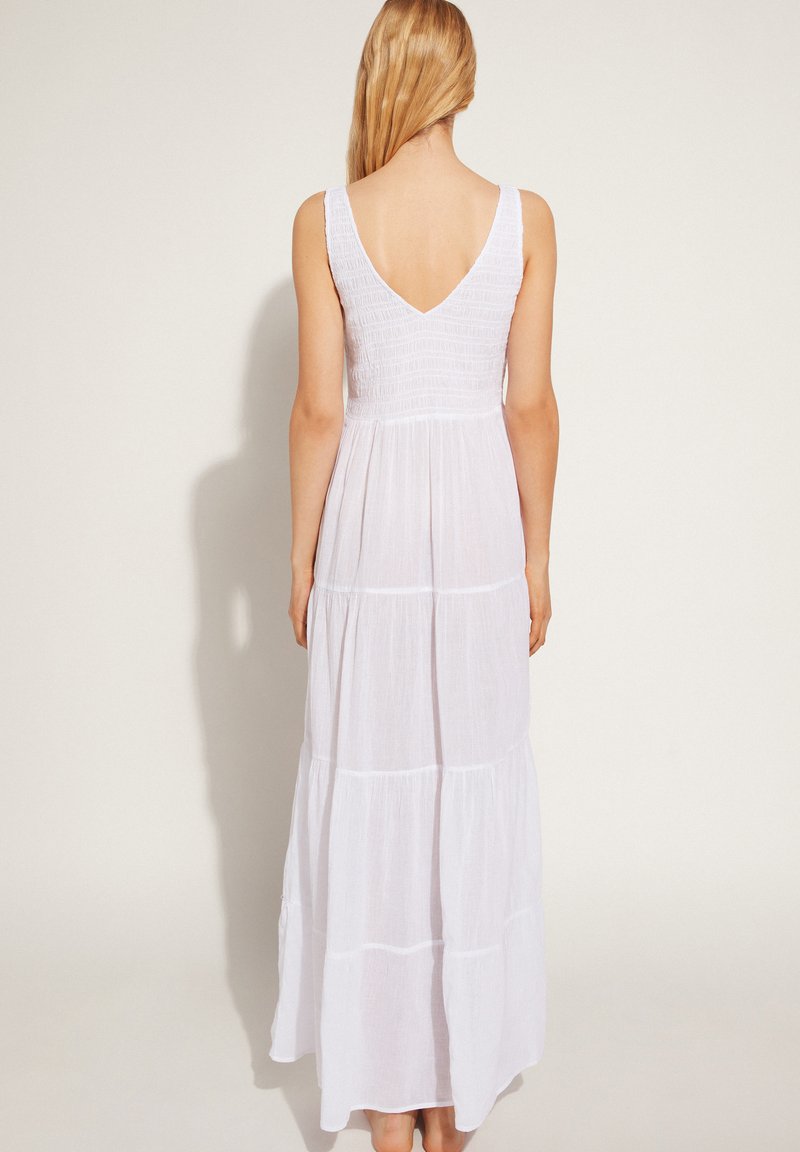 robe blanche calzedonia