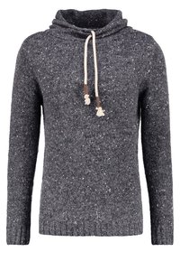 Grauer gestrickter Pullover mit einem Schalkragen, der eine gesprenkelte Textur, lange Ärmel und Kordelzüge mit Holzakzenten aufweist.