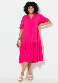 Ulla Popken FLOUNCE PANEL SHORT SLEEVE  - Jurk - pink
