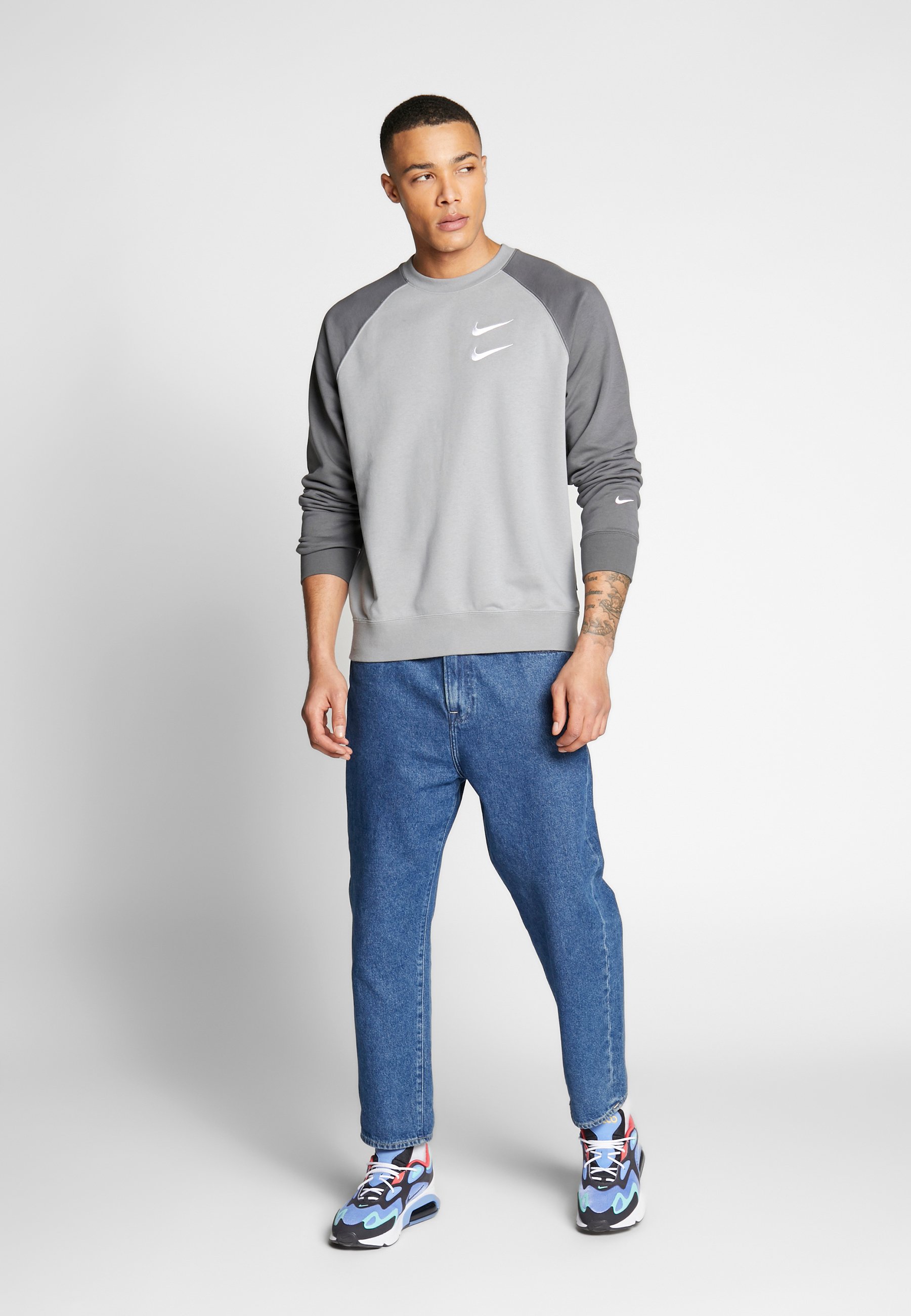 Nike Sportswear Sweatshirt particle greywhitedunkelgrau Nike Sportswear Sweatshirt particle greywhitedunkelgrau