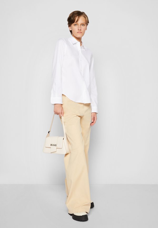 THE ESSENTIAL SHIRT - Button-down blouse3