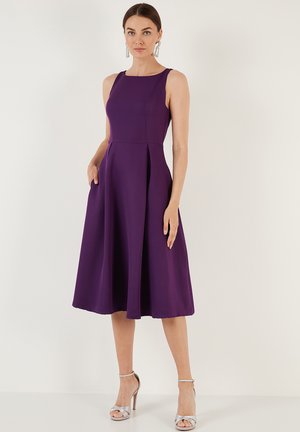 REGULAR FIT - Dnevna haljina - purple