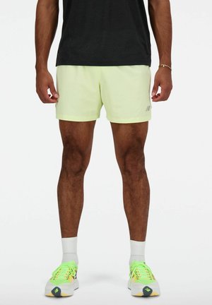 New Balance RC SHORT 5" - Pantalones deportivos - limelight