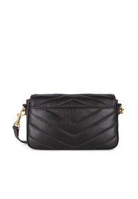 Sac bandoulière en cuir noir avec un matelassage en chevrons, des accessoires dorés et une bandoulière amovible. Texture lisse et forme rectangulaire compacte.