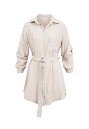 Lys beige langermet skjortekjole med krage, knapper foran, brystlomme, belte i midjen og lett strukturert stoff.