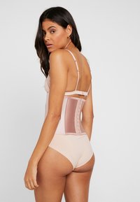 Spanx UNDERSCULPTURE CORSET - Corpetto - cameo blush