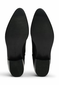 Tommy Hilfiger FLAT SNAKE - Korte laarzen - black