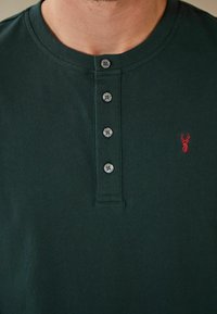 Next MOTIONFLEX COSY SET STANDARD - Pyjama set - green red check