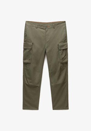 Olivgrüne Cargo-Hose mit mehreren Seitentaschen, geradem Beinanschnitt, Knopfverschluss und strukturiertem Stoff. Robuster und funktioneller Stil.