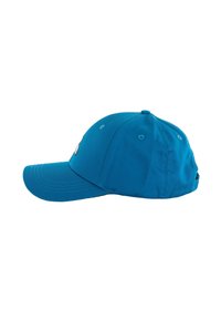 Gorra de béisbol azul hecha de algodón; presenta un visera curvada, parte trasera ajustable y agujeros de ventilación en la parte superior. Diseño simple sin patrones visibles.