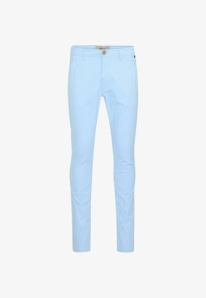 Svetlo modri bombažni chinos hlače z ozkim krojem, ki imajo sprednje zapiranje na gumb, pasne zanke in gladko teksturo. Brez vidnih vzorcev ali dodatkov.